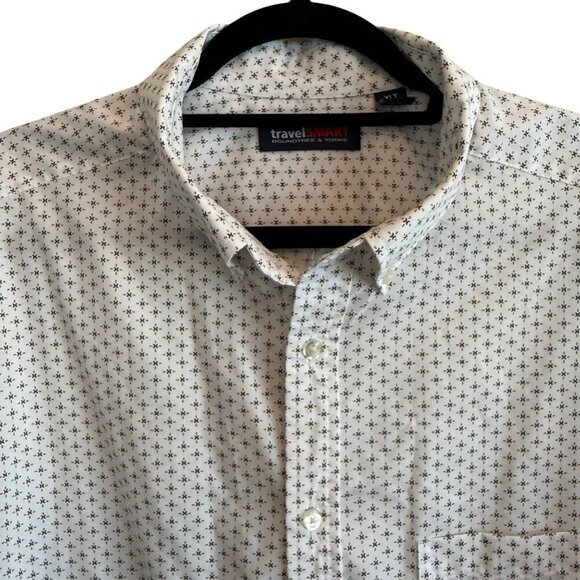 Roundtree & Yorke Travel Travel Smart Mens Button Down Shortsleeve Shirt - Picture 2 of 10